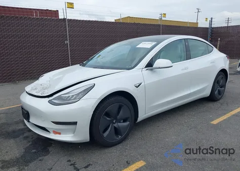 2020 Tesla Model 3 Standard Range Plus Rear-Wheel Drive/Standard Range Rear-Wheel Drive z USA, uszkodzony, nr VIN 5YJ3E1EAXLF599100